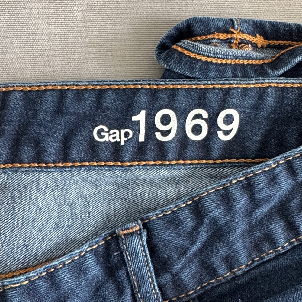 GAP Women's Curvy Indigo Mid Rise Flare Leg Jeans - Picture 4 of 5